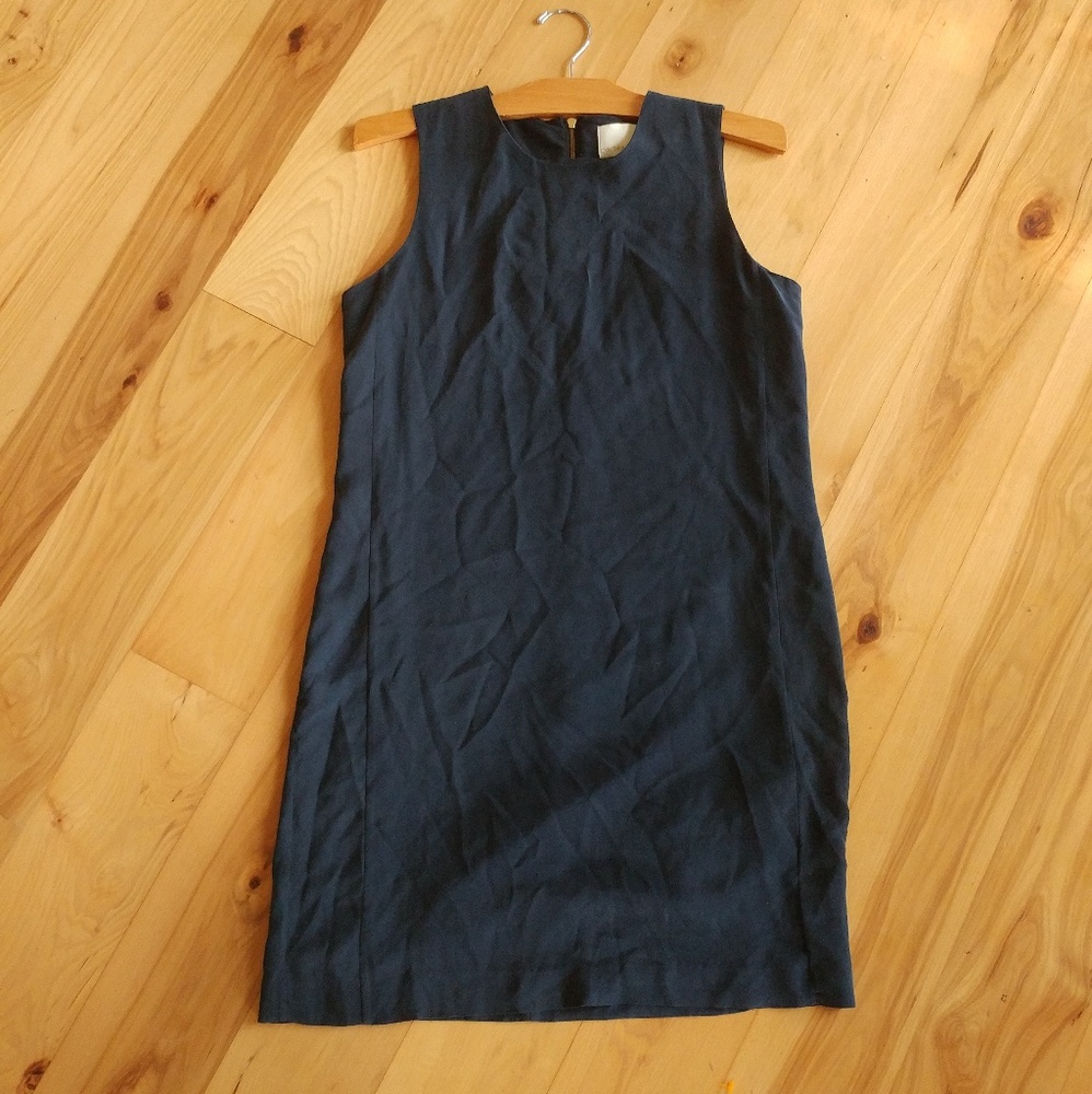 Sleeveless dress